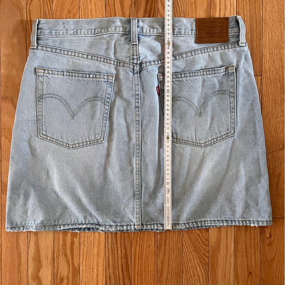 Levi’s Denim Mini Skirt - Picture 2 of 5